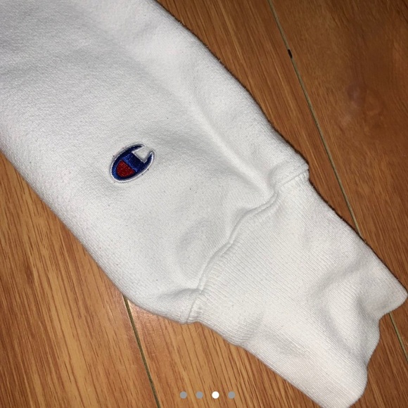 White Champion thick hoodie - Picture 3 of 4